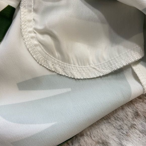 Saks Fifth Avenue green and white summer shorts - Picture 5 of 10